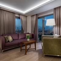 King Corner Room