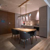 Classic  One-Bedroom Apartment