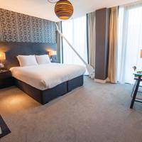 Queen Guest Room - Mobility Accessible