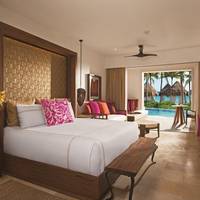 Preferred Club Junior Suite Ocean Front Swim Out King