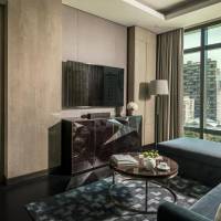 Junior King Suite with Park View