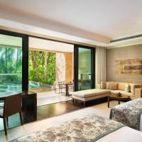 Standard Pool King Room