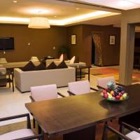Presidential Suite with Lounge Access