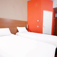 Standard Twin Room with City View