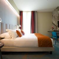 Double Room with Queen Bed