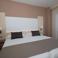 Double or Twin Room with Sea View