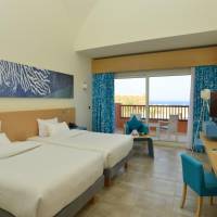 Standard Twin Room with Sea View