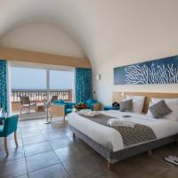 Standard Queen Room - Pool Side