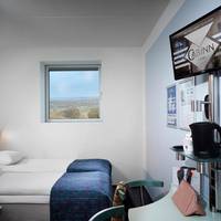 Commodore Room with Twin Beds