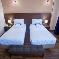 Standard Twin Room with Sea View