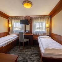 Standard Twin Cabin on Boat with River View