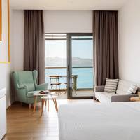 Deluxe Queen Suite