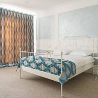 Deluxe Double Room (2 Adults + 1 Child)