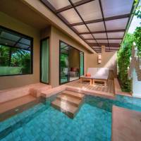 Deluxe Double or Twin Room with Pool Access