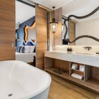 Deluxe King Room with Sea View