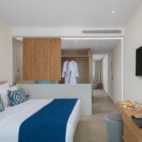 Suite with Private Pool and Garden View