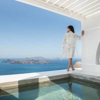 Honeymoon Suite with Hot Tub and Volcano View
