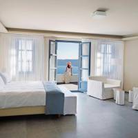 Superior Suite with Caldera View