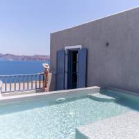Honeymoon Suite with Caldera View