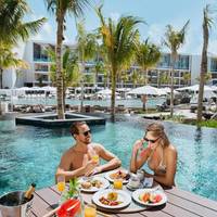 Junior Suite Swim Up