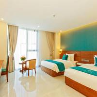 Deluxe Twin Room with Partial Ocean View  