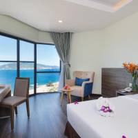 Deluxe Double or Twin Room with Balcony and Sea View
