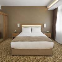 Senior Suite with Sea or Mountain View