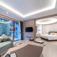 Junior Suite Pool Access