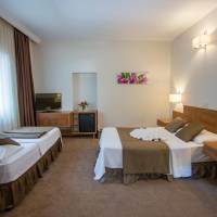 Triple Room with Garden View