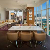Deluxe Three Bedroom Apartment 