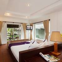 Bungalow with Garden View