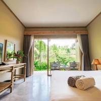 Deluxe Double Room with Garden View