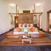 Bungalow with Garden View