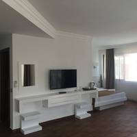 Deluxe Queen Suite