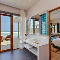 Lagoon Villa with Pool