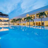 Deluxe Double or Twin Room with Pool View