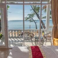 Bungalow with Sea View