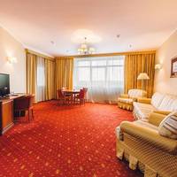 Suite with Lake View