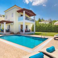Villa with Garden View