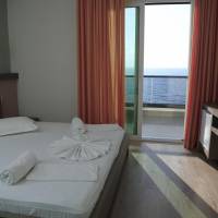 Triple Room with Sea View and Balcony