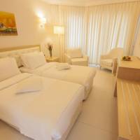 Comfort Triple Room with Sea View
