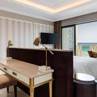 Deluxe Suite, 1 Bedroom Suite, 1 King, Sea view, Balcony