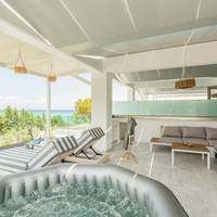 Two Level Suite Sea View with Outdoor Spa Bath