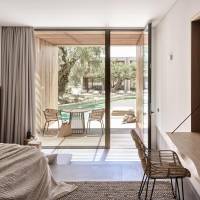 Superior Suite with Pοol View