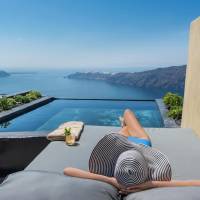 Wet Allure Suite with Private Infinity Pool and Caldera View