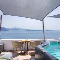  Legend Grand Suite with Οutdoor Ηοt Τub and Caldera View