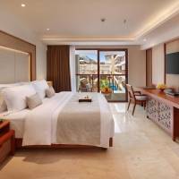 Deluxe Double or Twin Room with One-Time Massage
