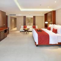 Junior Double or Twin Suite with One-Time Massage