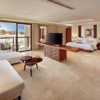 Deluxe Suite with Spa Bath and One-Time Massage