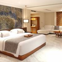 Grand Suite with Spa Bath and One-Time Massage